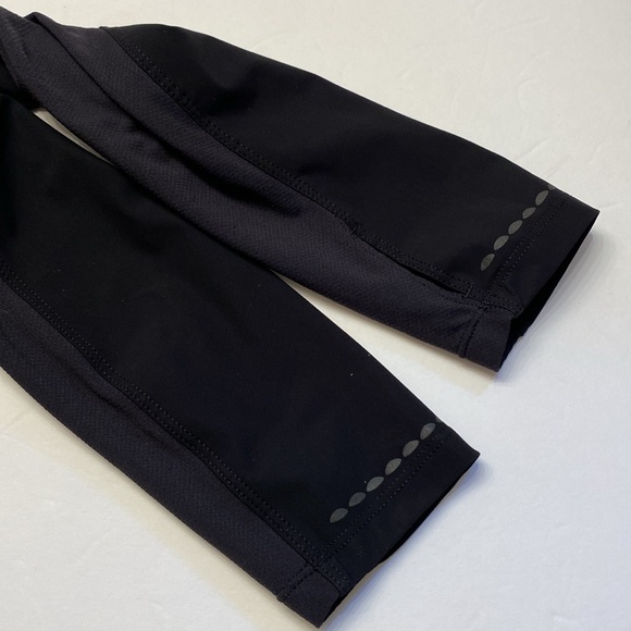 Lululemon Women’s half- zipped, Black pullover, Size:10, glow in the dark - Picture 14 of 15